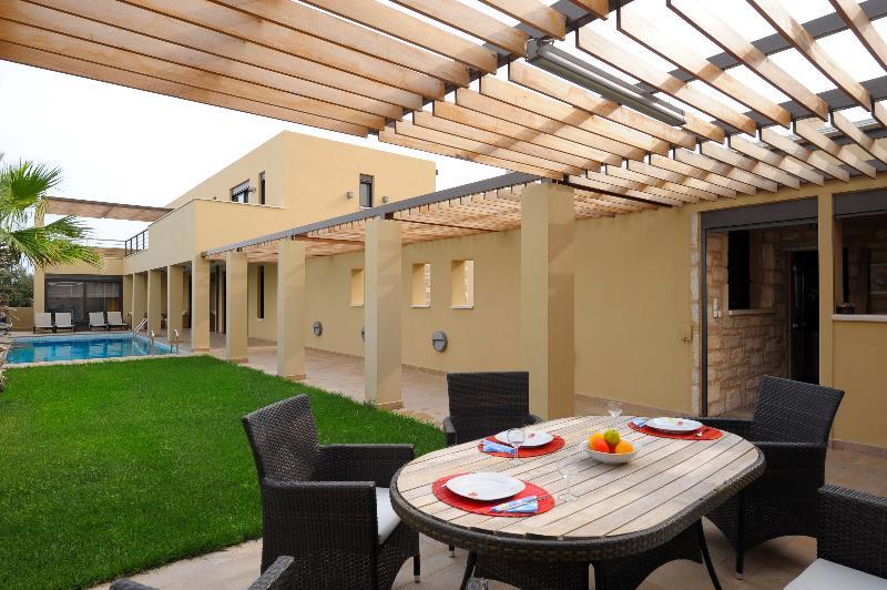 Rimondi Grand Villas Skaleta Luaran gambar